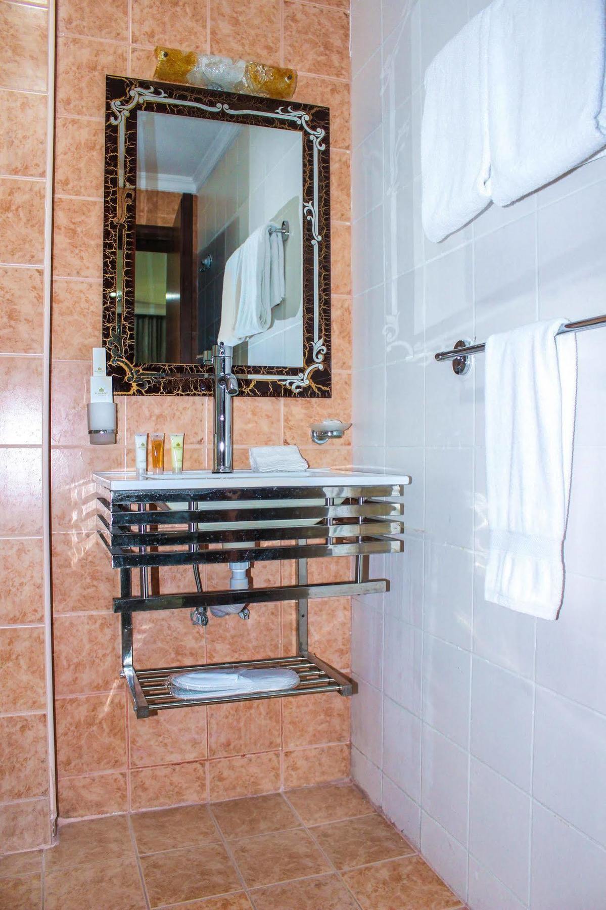 Bravo Royal Hotel Suites Kuwait City Luaran gambar